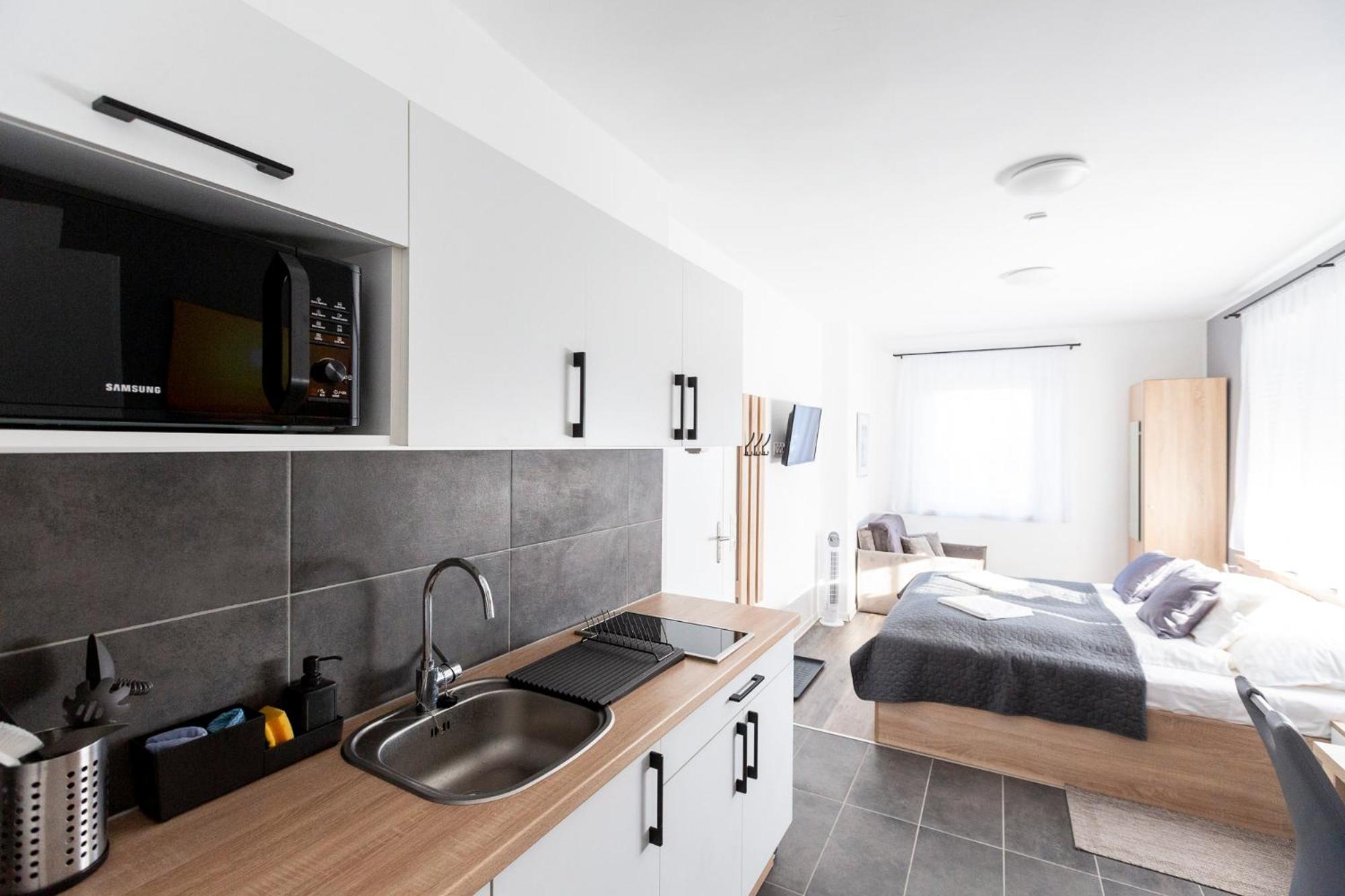 Horvath Apartment *